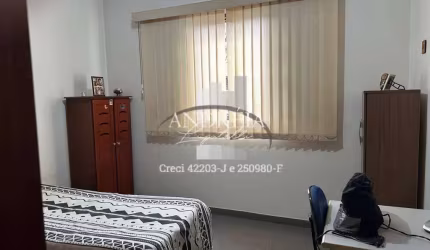 Casa com 3 quartos 1 suite e barracão amplo
