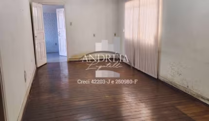 CASA ANTIGA COM 4 QUARTOS 1 SUITE DE ESQUINA EM EXCELENTE LOCALIZAÇÃO