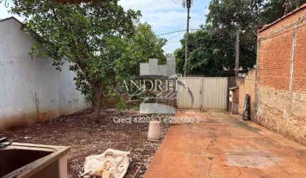 CASA COM 2 QUARTOS E BASTANTE SOBRA DE TERRENOS
