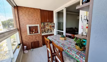 Apartamento à venda de 4 quartos, sendo 1 suíte, 2 quartos de solteiro e 1 reversível, condomínio com área de lazer completa!!! 2 vagas de garagem livres e cobertas e hobby box.