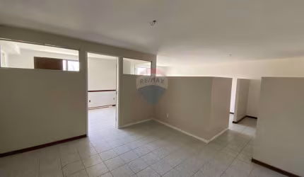 Aluga-se Sala Comercial de 51 m² com Banheiro na Stock Center