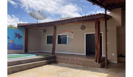 Casa a venda 4/4, sendo uma suite em Nova Dias d'Ávila, 350m²
