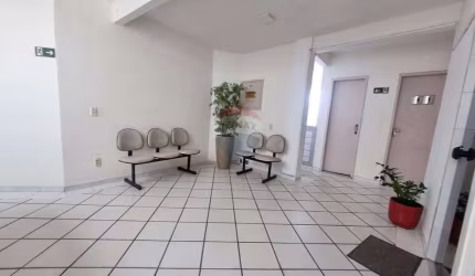 Oportunidade no Imbuí: Sala Comercial com Estrutura Completa