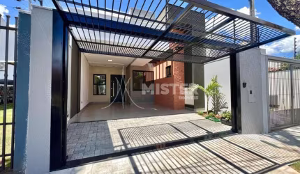 Casa com Piscina no Jardim Brasil em Maringá.