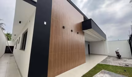 Casa com Três Suítes e Piscina no Jardim Higienópolis.