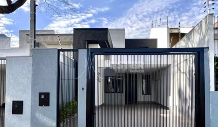 Casa Nova e com Três Dormitórios no Jardim Paris em Maringá.