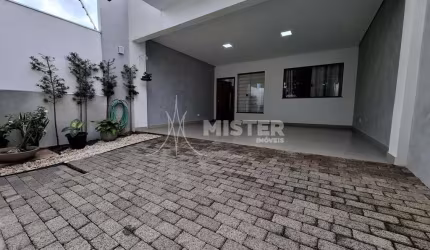 Casa à Venda em Maringá - Jardim Imperial II - Mobiliada e com Piscina