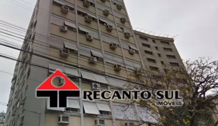 Próximo ao Hospital Moinhos de Vento.