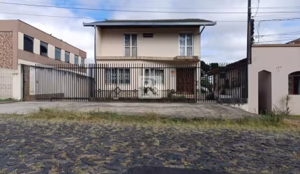 Casa com 5 quartos à venda na Rua Alferes Marcílio Machado, 19, Tingui, Curitiba por R$ 1.500.000