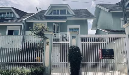 Casa com 4 quartos à venda na Rua Walter Guimarães da Costa, 267, São Lourenço, Curitiba por R$ 1.100.000