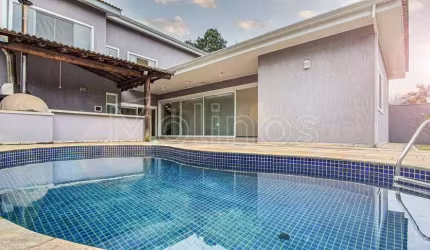 Casa Moderna em Condomínio Fechado em Aldeia da Serra - 5 Suítes