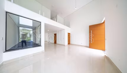 Casa em Condomínio a venda  4 suítes