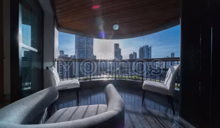Apartamento com Churrasqueira  na varanda Alto Padrão 230 metros Privativos a 300 metros do Ceret!!!