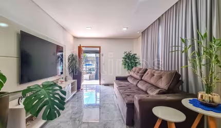 Casa Térrea Linda com Ponto Comercial!!!!
