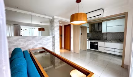 Lindo apartamento andar alto semimobiliado.