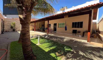 CASA NO JK PROXIMO AO SUPER VI
