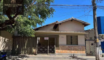 Casa comercial no centro com terreno de 300 metros!