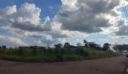 Lote a venda no Jamil Miguel