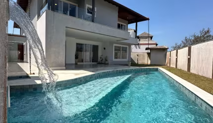 LINDA CASA CONTEMPORÂNEA COM VISTA MAR