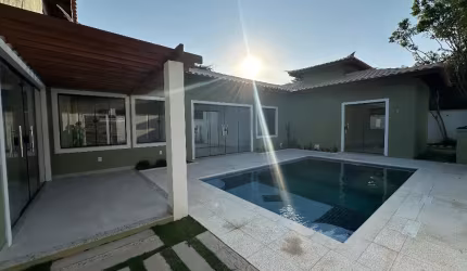 LINDA CASA COM 03 SUÍTES