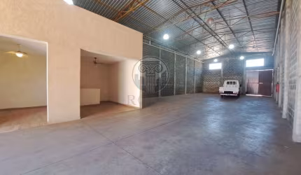 Salão comercial à venda Vila Brasil - Vila Elisa -  2 salas, 2 banheiros 340m²! Confira!
