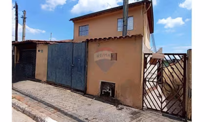 casa á venda, 3 casas individuais no mesmo terreno  -Bairro  Monte Azul/SP
