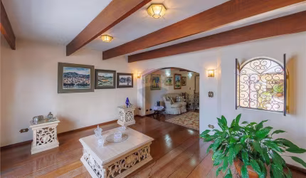 Casa á venda 180m², com 3 dormitórios sendo 1 suíte - Bairro Jardim Aeroporto/SP