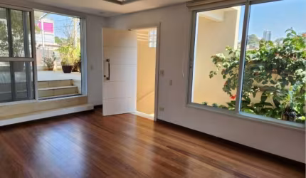 Excelente casa tipo para venda com 2 quartos, sendo 1 suíte, 189m²