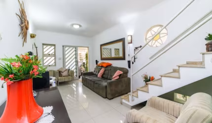 Deslumbrante casa tipo para venda com 3 quartos, sendo 1 suíte, 93m²