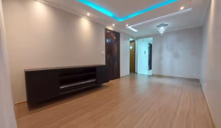 TRIPLEX ALTO PADRÃO, SEMI-MOBILIADO - 3 Vagas e Churrasqueira Coberta