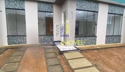 Casa à venda, em condomínio fechado, 3 quartos sendo 1 suíte, excelente localização, no bairro Cand
