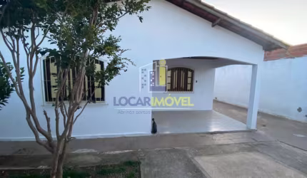 CASA À VENDA COM 3 QUARTOS, 2 SALAS, 3  VAGAS DE GARAGEM, EM EXCELENTE REGIÃO, MORADA DO BEM QUERER