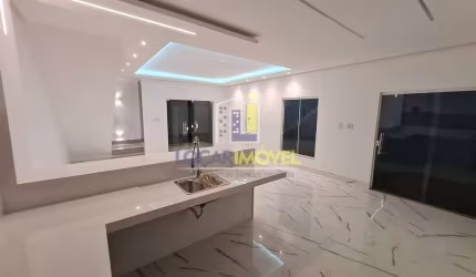 Casa duplex  4 suítes  sendo 1 com closet e outra com varanda + vaga de garagem para 4 carros com 1