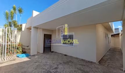 Vendo excelente casa  de 3 quartos sendo 1 suíte no Alameda dos Pássaros próximo ao Shopping Conqui