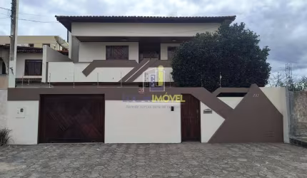 ALUGO - Casa  Residencial/Comercial com Habite-se, no Candeias com aprox 400mts de área construída