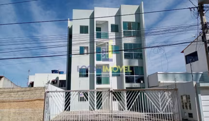 Apartamento térreo com quintal com 3/4 sendo 1 suíte a 50 mts do Shopping Conquista Sul em  Vitória