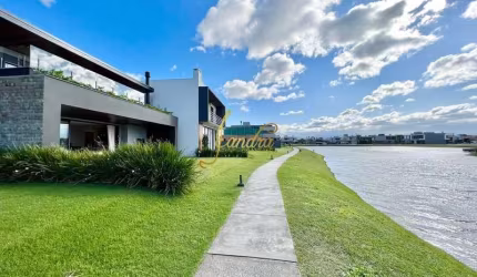 Sobrado beira lago, mobiliada e decorada com 04 suítes