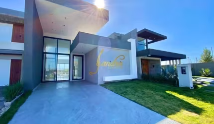 Excelente Casa no Condomínio BLUE  4 suítes