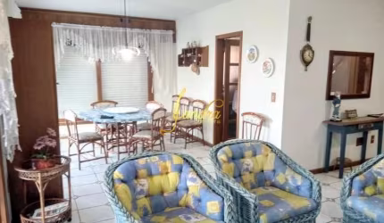 Apartamento central com 178m² de área privativa