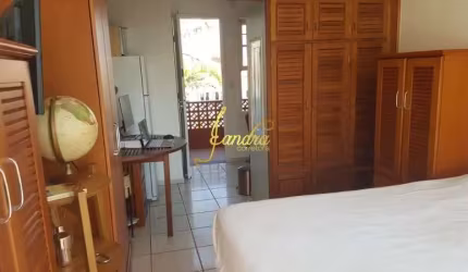 Ótimo JK com sacada, mobiliado e 4 quadra do mar.
