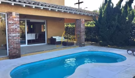 Sobrado Porto Coronado com 05 suítes piscina