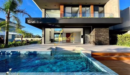 Sobrado no condomínio Malibu 5 suítes, home office  e piscina e lounge
