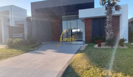 Linda Casa no Condomínio com 04 amplas suites beira lago