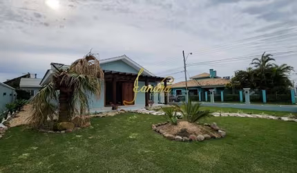 Casa divisa de Atlântida com 03 dormitórios