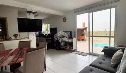 CASA EM SERRARIA