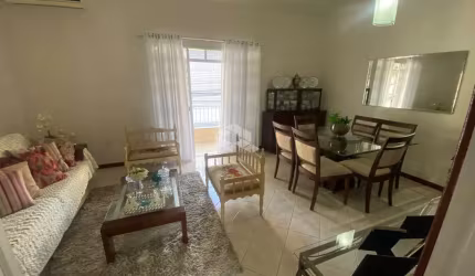 Casa com 03 dormitórios com edicula e mais 02 salas comerciais