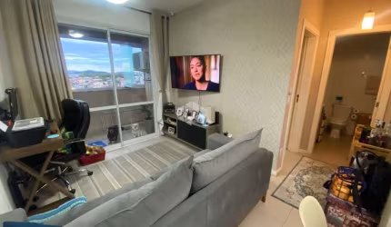 Apto 01 dormitorio com sacada e churrasqueira