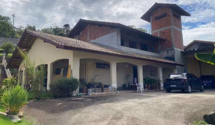 Aralú com Quatro Dormitórios