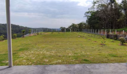 Terreno Plano  - Com toda Infra estrutura