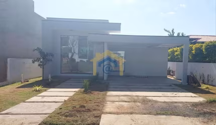 Casa em condomínio fechado com 3 quartos à venda na Presidente Castelo Branco Sp 162, 54, Ninho Verde, Porangaba por R$ 640.000
